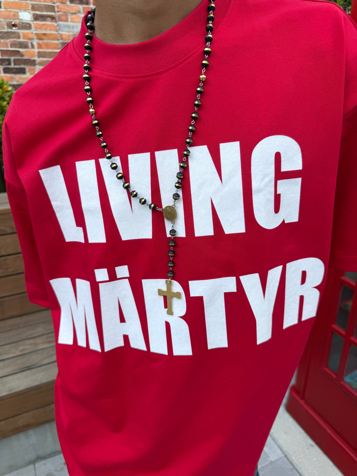 LIVING MÄRTYR- Classic Shirt Red