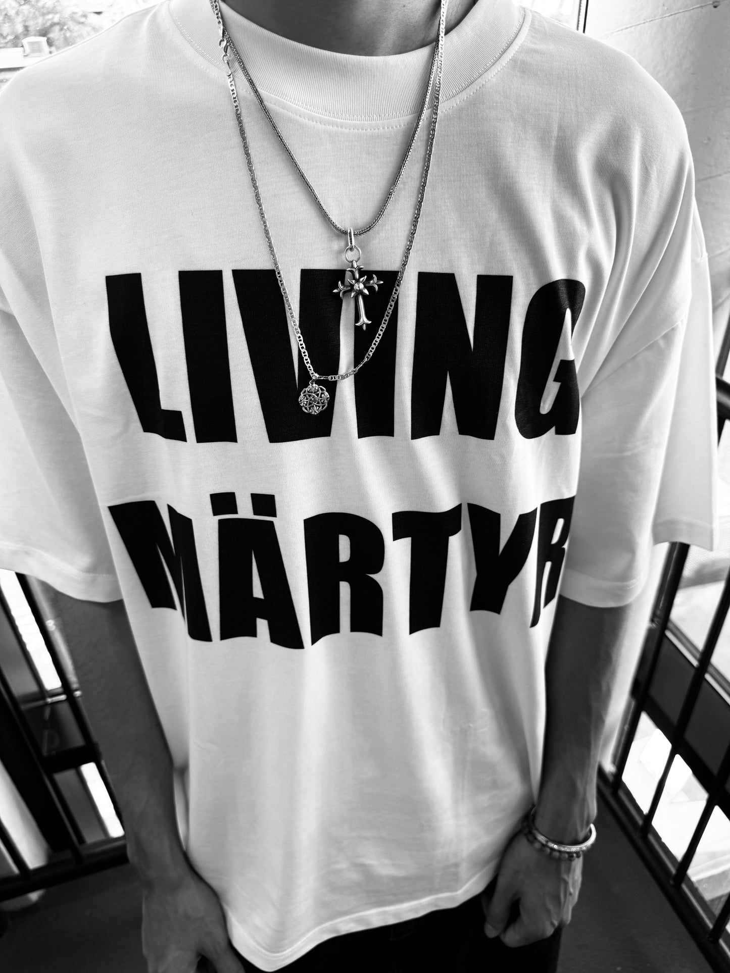 LIVING MÄRTYR- Classic Shirt White